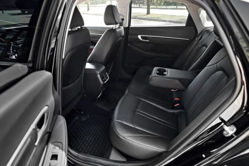 Image Hyundai Sonata с водителем15