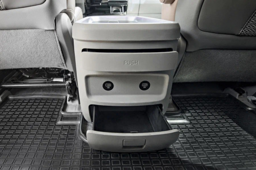 Image Hyundai Staria с водителем20