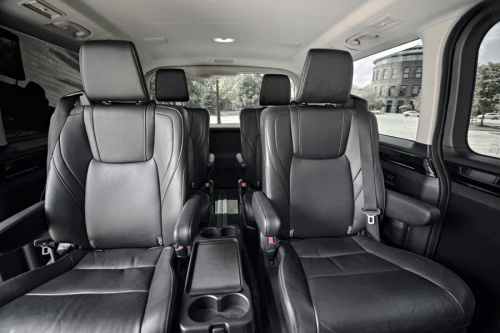 Image Toyota Hiace 5 мест VIP11