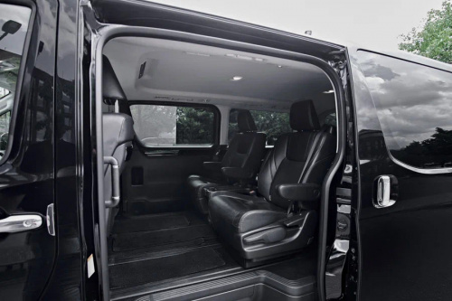 Image Toyota Hiace 5 мест VIP14