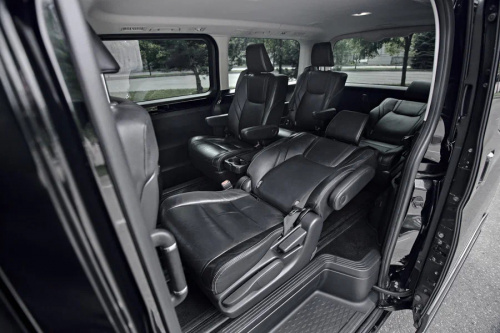 Image Toyota Hiace 5 мест VIP16