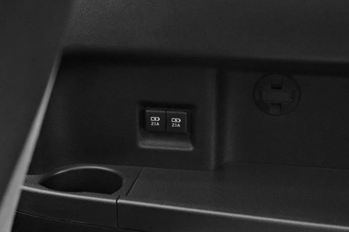 Image Toyota Hiace 5 мест VIP23
